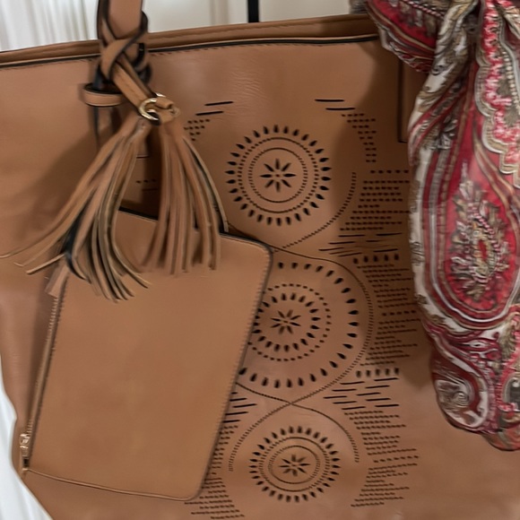 👜Tote Tan + 🧣 scarf and small purse 👝 - Picture 2 of 6